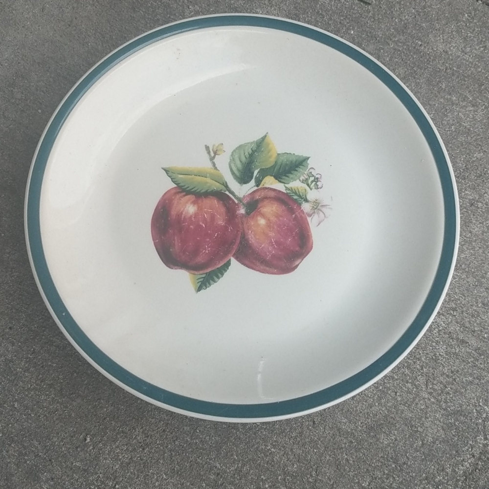 Apple plates